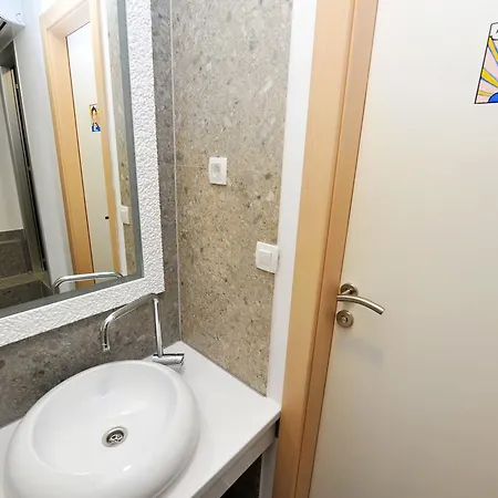 Bel Air Hostel *
